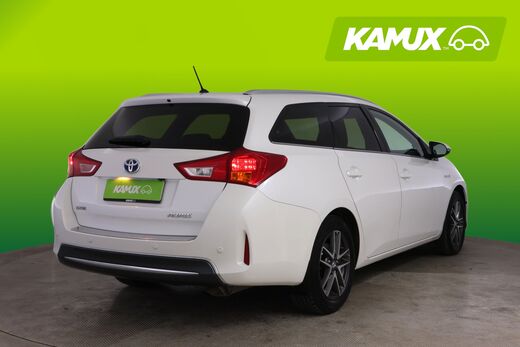 Toyota Auris vaihtoauto