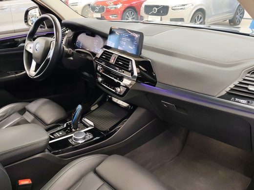 BMW iX3 vaihtoauto