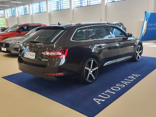 Skoda Superb vaihtoauto