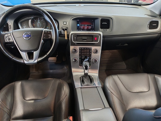 Volvo V60 Cross Country vaihtoauto