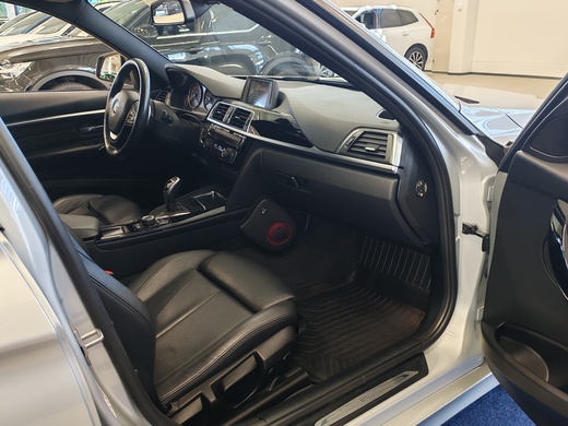BMW 320 vaihtoauto