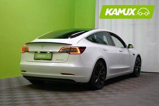 Tesla Model 3 vaihtoauto