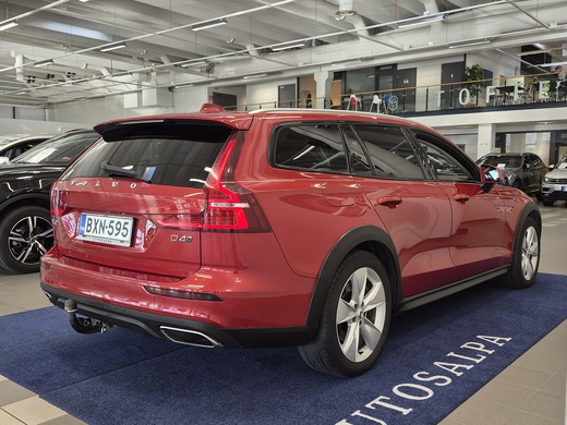 Volvo V60 Cross Country vaihtoauto