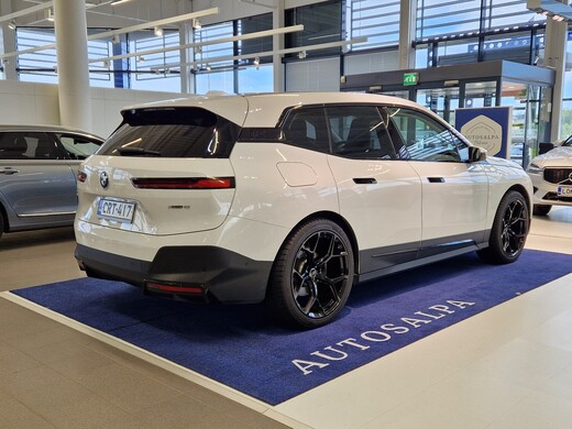 BMW iX vaihtoauto