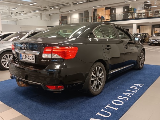 Toyota Avensis vaihtoauto