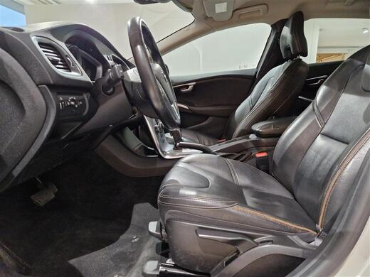 Volvo V40 Cross Country vaihtoauto