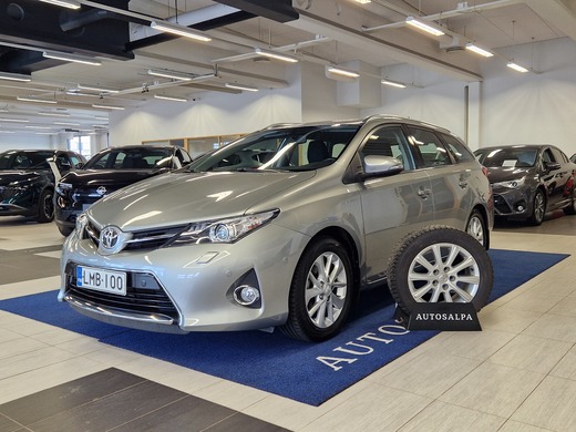 Toyota Auris vaihtoauto