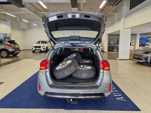 Toyota Auris vaihtoauto