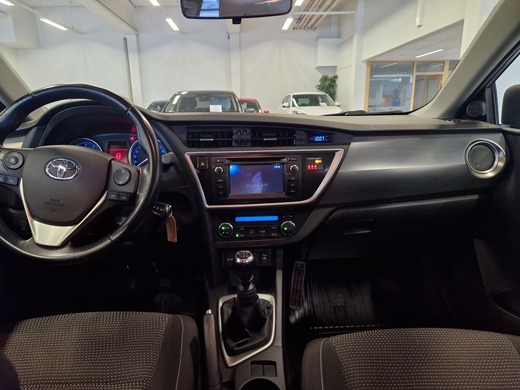 Toyota Auris vaihtoauto