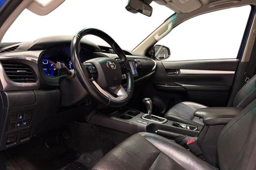 Toyota Hilux vaihtoauto