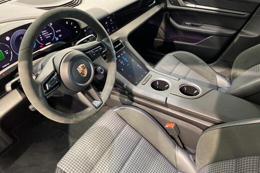 Porsche Taycan vaihtoauto