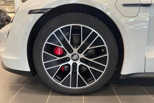 Porsche Taycan vaihtoauto