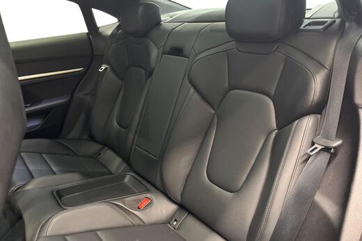 Porsche Taycan vaihtoauto