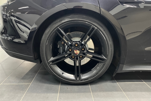 Porsche Taycan vaihtoauto
