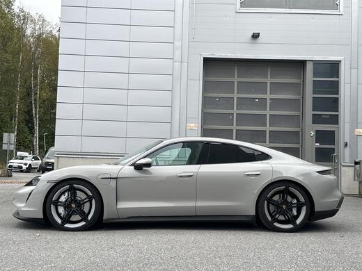 Porsche Taycan vaihtoauto
