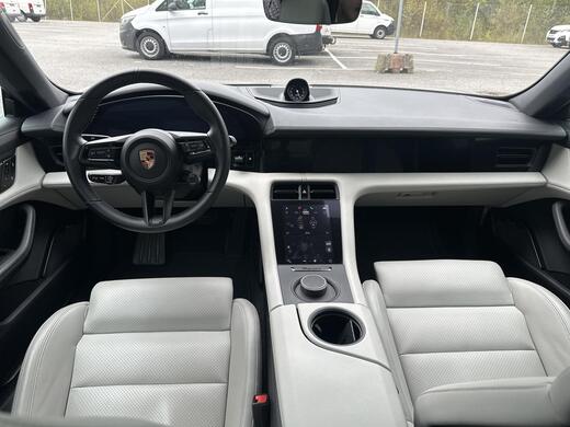 Porsche Taycan vaihtoauto