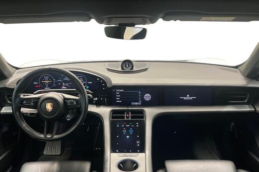 Porsche Taycan vaihtoauto