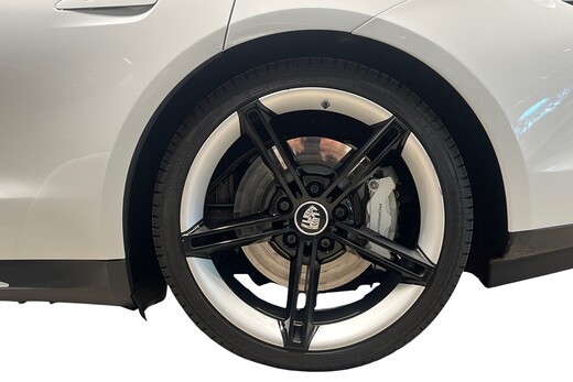 Porsche Taycan vaihtoauto