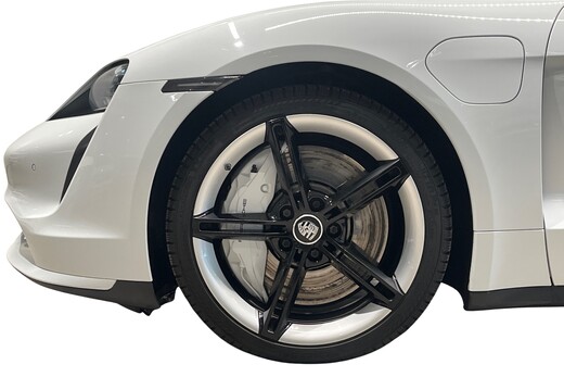 Porsche Taycan vaihtoauto