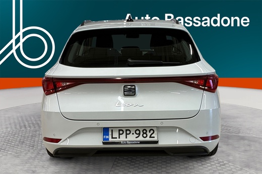 SEAT Leon Sportstourer vaihtoauto