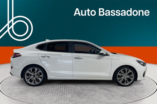 Hyundai i30 Fastback vaihtoauto