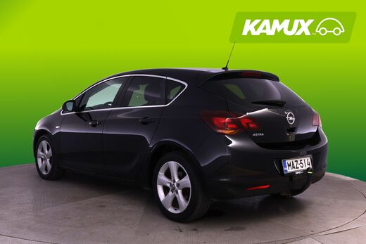 Opel Astra vaihtoauto