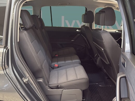 Volkswagen Touran vaihtoauto