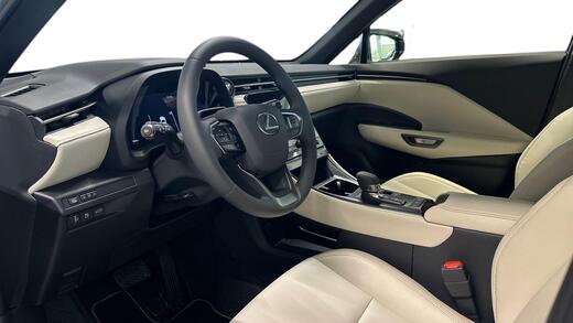 Lexus LBX vaihtoauto