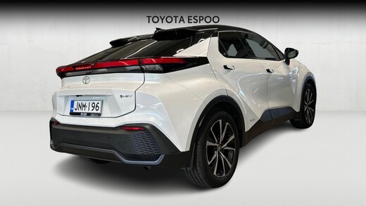 Toyota C-HR vaihtoauto