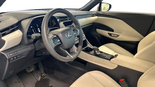 Lexus LBX vaihtoauto