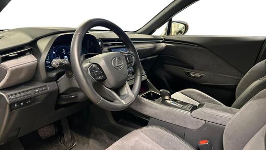 Lexus LBX vaihtoauto