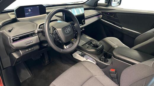 Toyota C-HR+ vaihtoauto