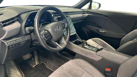 Lexus LBX vaihtoauto