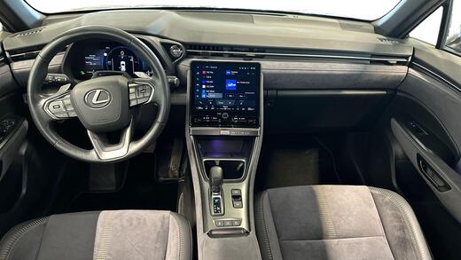 Lexus LBX vaihtoauto