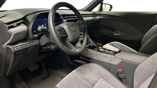 Lexus LBX vaihtoauto