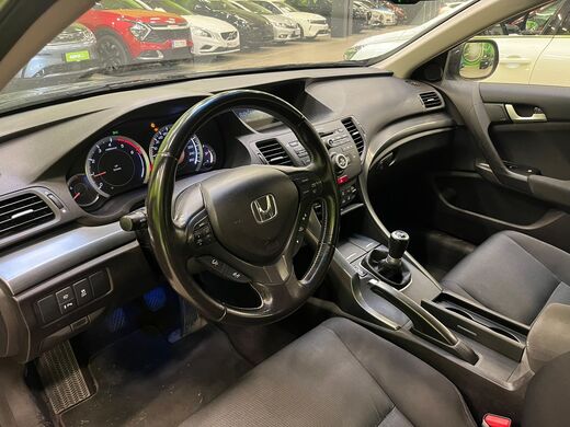 Honda Accord vaihtoauto