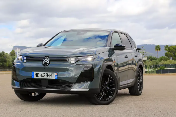 Koeajo: Citroën ë-C5 Aircrossilla ranskalaista mukavuutta sähköistettynä