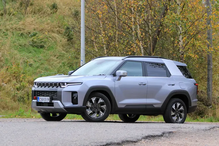 Koeajo: KGM Torres Hybrid tarjoaa kulmikkaan korealaisen alle 40 tonnilla – kannattaako?