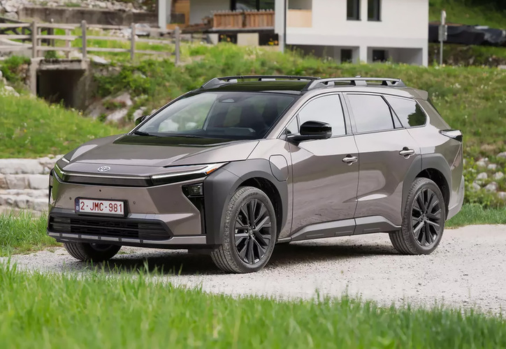 Koeajo: Toyota bZ4X Touring on suomalaiseen makuun sopiva tilaihme