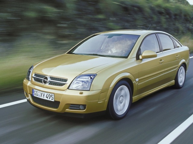 Autoesittely Opel Vectra (2002)