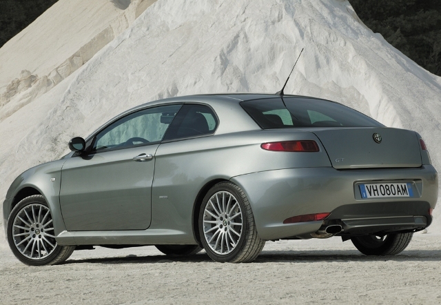 Autoesittely Alfa Romeo GT (2005)