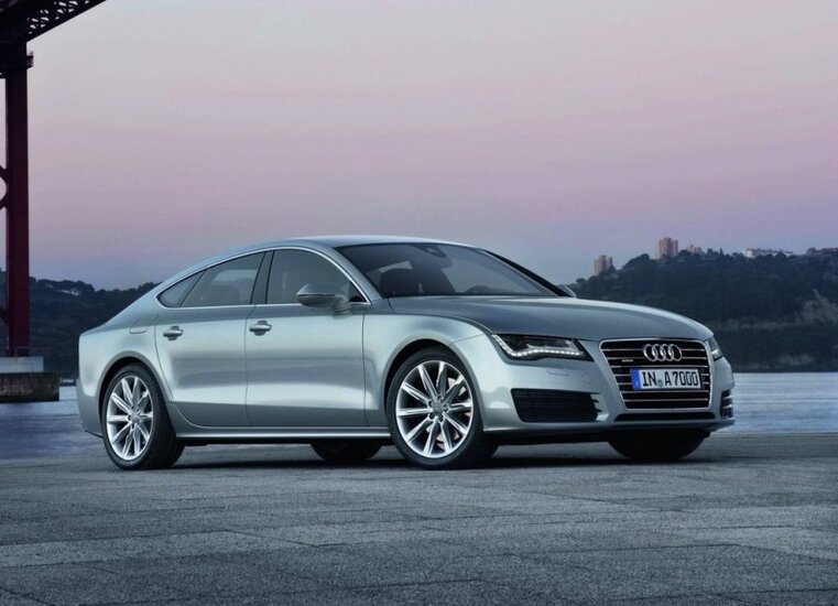 Autoesittely Audi A7 (2012)