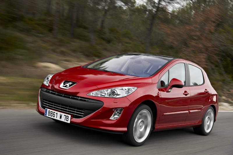 Autoesittely Peugeot 308 (2010)