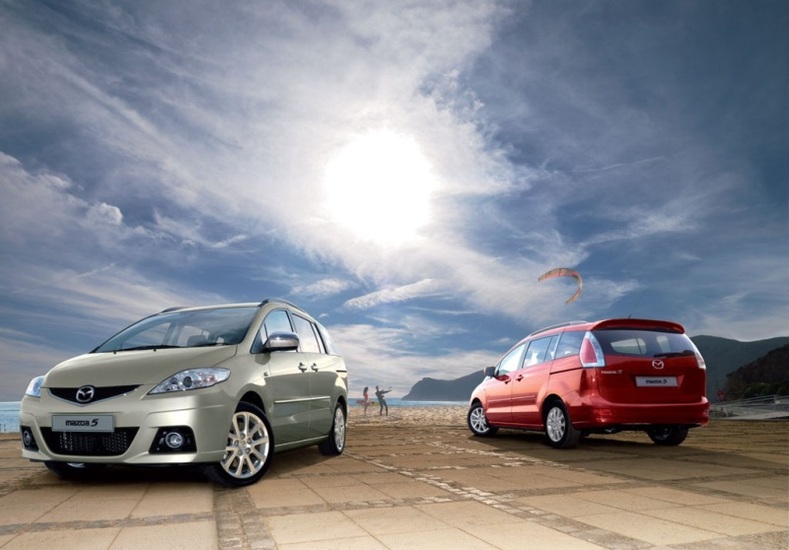 Autoesittely Mazda5 (2010)