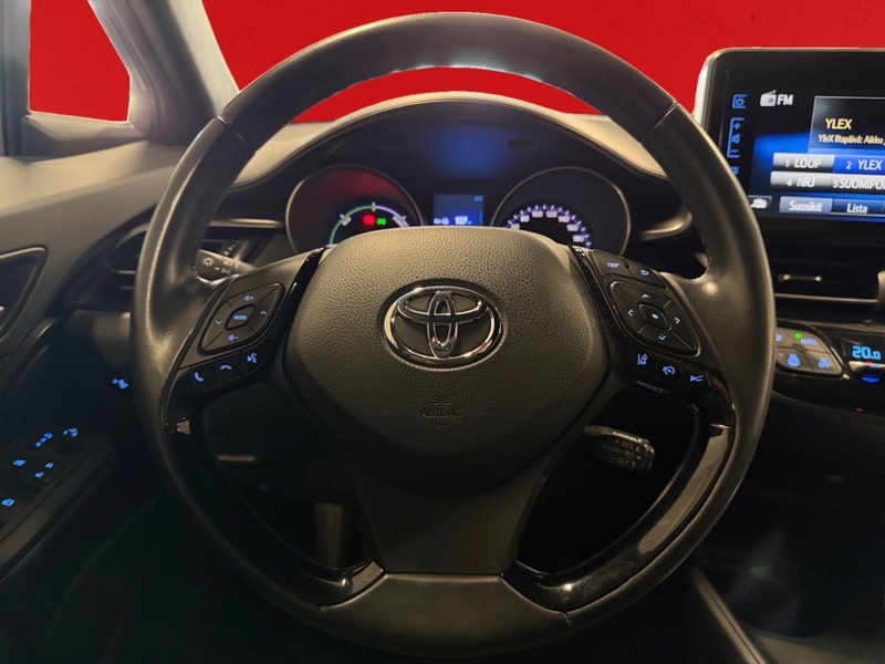 Toyota C-HR vaihtoauto