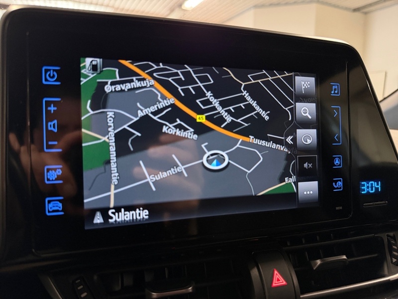 Toyota C-HR vaihtoauto