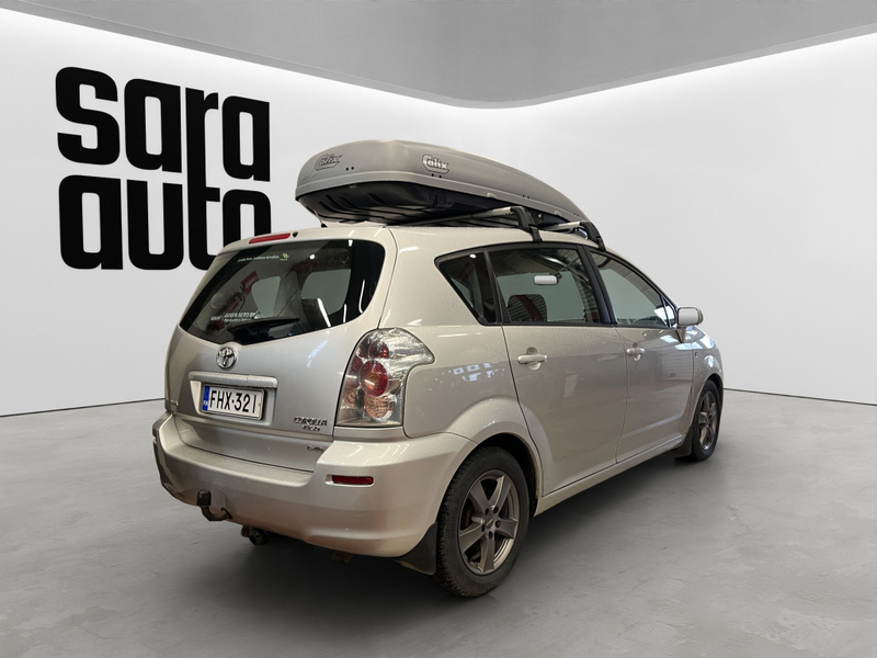 Toyota Corolla Verso vaihtoauto