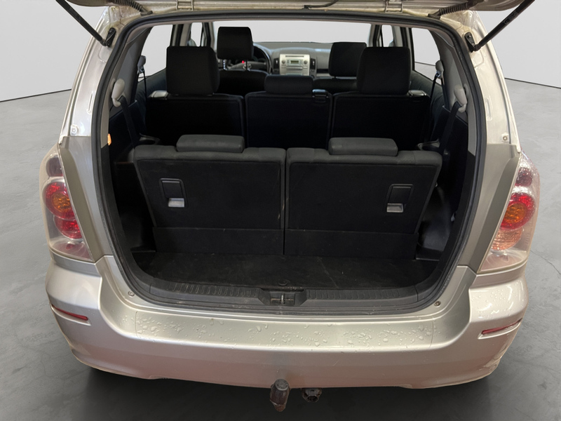 Toyota Corolla Verso vaihtoauto