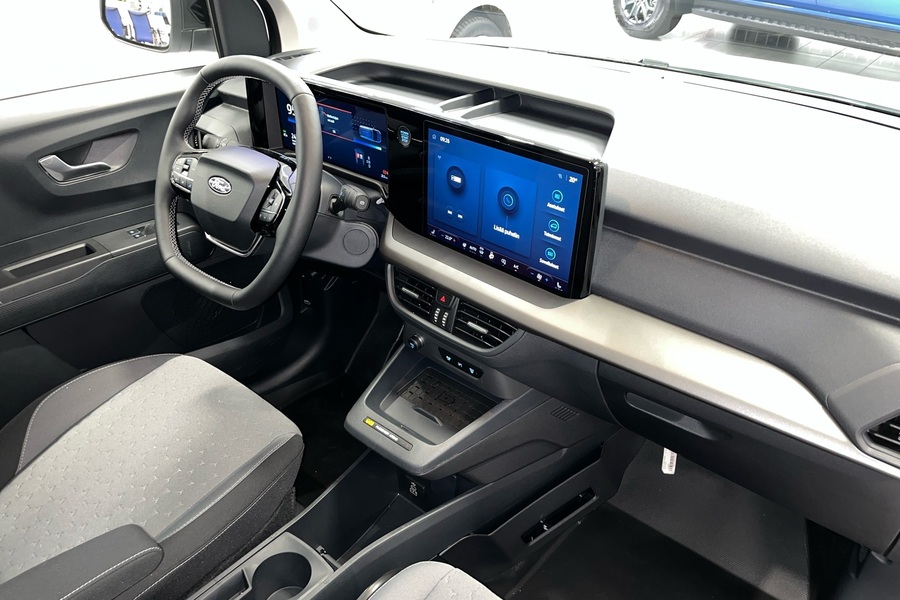 heti ajoon Ford Transit Courier