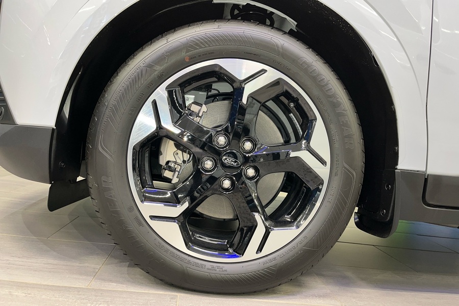 heti ajoon Ford Transit Courier